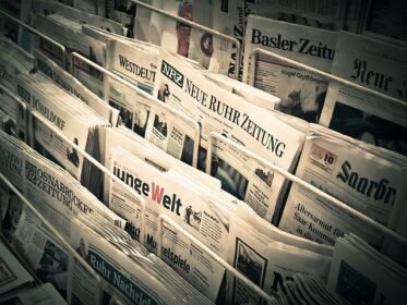 NEWSPPAPER AKHBAR