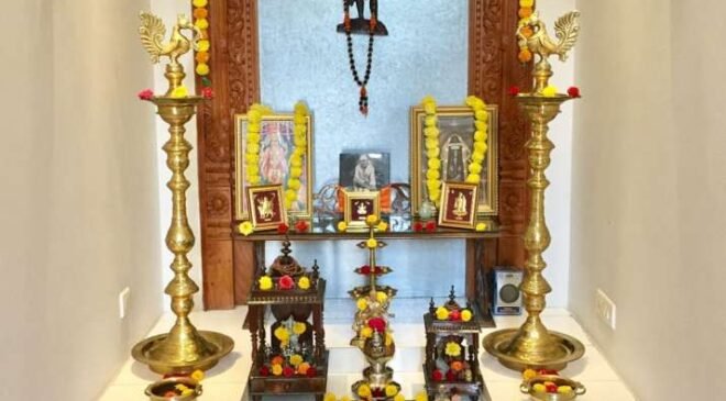 भगवान का मुख किस दिशा में होना चाहिए